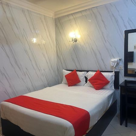 V Hotel تيلوك إنتان المظهر الخارجي الصورة